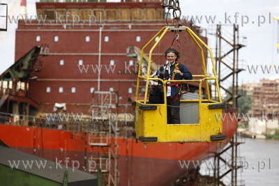 Wodowanie statku Combi Dock II w Stoczni Gdansk. Nz...