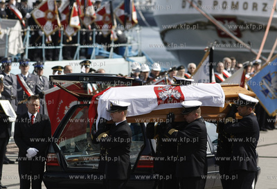 Gdynia.  Uroczystosci zalobne dowodcy Marynarki Wojennej...