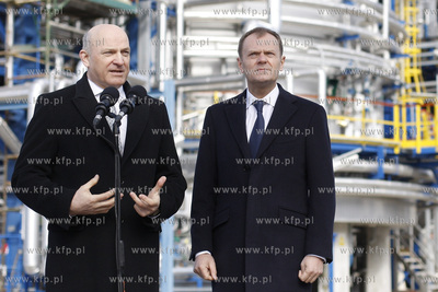 Gdansk. Wizyta premiera RP Donalda Tuska w gdanskiej...