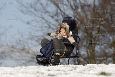 Sanki w Parku Ronalda Reagana w Gdansku.
19.01.2014
fot....