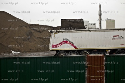 Z terenów fabryki Pollytag w Gdańsku Letnicy znika...