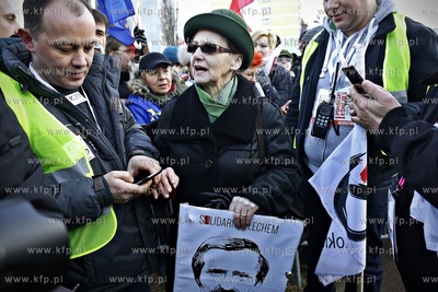 Gdańsk. Plac Solidarności. Wiec poparcia dla Lecha...