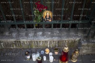 Kwiaty i znicze pod konsulatem Niemiec w Gdańsku.
21.12.2016
fot....