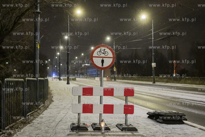 Most Siennicki.został zamknięty dla ruchu kołowego,...
