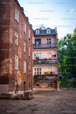 Rewitalizaja Biskupiej Górki. Nz. Budynki przy ulicy...