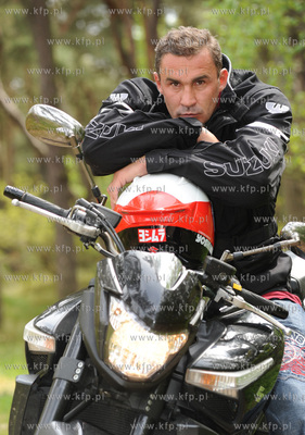 Przemyslaw Saleta na swoim motorze Suzuki B-King
24.05.2009
fot....