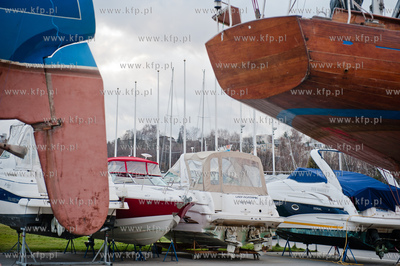 Gdynia. Zima w porcie jachtowym.
04.01.2012
fot....