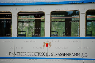 Gdansk. Petla tramwajowa w Jelitkowie. Majowka z tramwajem....