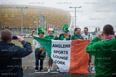 Gdansk Arena. Kibice wchodza na mecz mistrzostw Europy...
