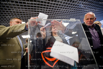 Gdansk. Manhattan. Wybory przewodniczacego Platformy...