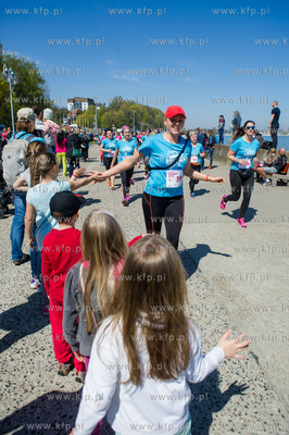 Gdynia. Bulwar Nadmorski. Bieg Kobiet - Zawsze Pier(w)si,...