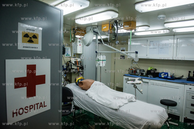 Gdynia. Nabrzeże Francuskie. Wizyta robocza fregaty...