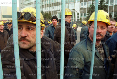 Strajk w Stoczni Gdynia S.A.18.02.2002fot. Wojtek...