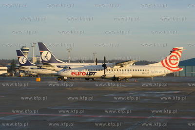 Gdansk , Rebiechowo Nz. Widok na plyte przed cargo...