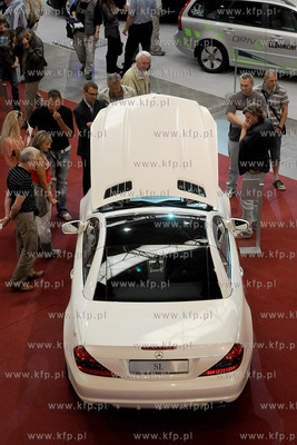 Trojmiejskie Targi Motoryzacyjne w hali wystawienniczej...