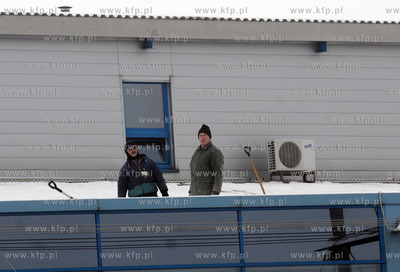 Odsiezanie dachu Portu Lotniczego w Gdansku Rebiechowie.
13.01.2010
fot....