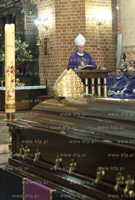 Bazylika katedralna w Pelplinie. Uroczystości pogrzebowe...