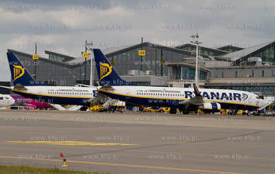 Gdansk,Rebiechowo. Nz. Boeing 737-800 linii Ryanair....