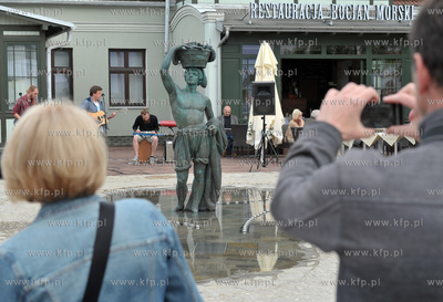 Sopot. Plac z Jasiem Rybakiem, na tylach klubu Spatif....