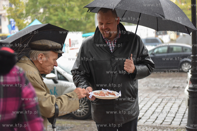 Slupsk. Kandydat na posla z list KWW Kukiz'15 Radoslaw...