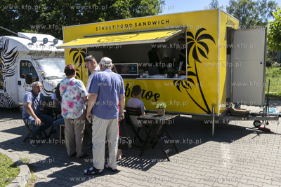I Festiwal Smaków Food Trucków na parkingu przy ul....