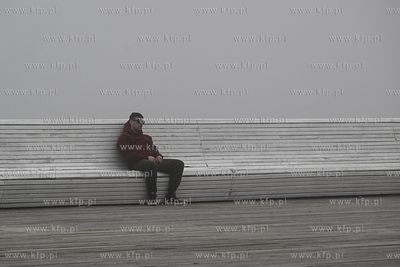 Sopot. Molo i plaza. Mgla. 14.04.2023 fot. Jerzy Bartkowski...