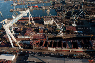 Stocznia Gdynia z lotu ptaka. 02.04.2009 fot. Kacper...