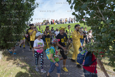 Gdańsk. Festiwal teatrów Ulicznych FETA. Always Drinking...
