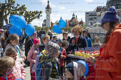 Sopot. Skwer Kuracyjny. Weekend Europejski. Tort w...