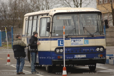 Michal Tusk zdal egzamin na prawojazdy kategorii D...