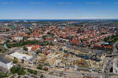 Budowa centrum handlowego Forum Gdańsk. Środkiem...