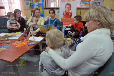 Aktorka Joanna Kreft Baka w ramach akcji fundacji zyc...