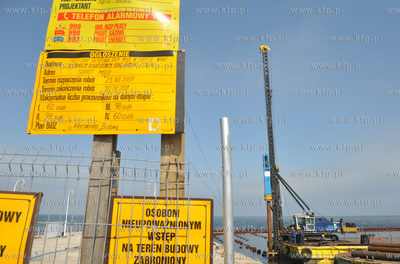 Budowa przez firme Hydrobudowa przystani jachtowej...