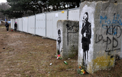 Gdansk Brzezno. Likwidacja starego cmantarza na al....