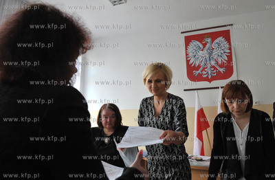 Egzamin gimnazjalny w gimnazjum nr 12 im Marii Sklodowksiej-Curie...