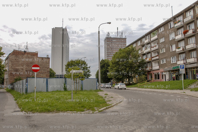 Gdańsk ul. Heweliusza i Rybaki Górne. W oddali hotel...