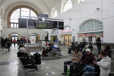 Dworzec Glowny w Gdansku. W skutek usterek wywolanych...