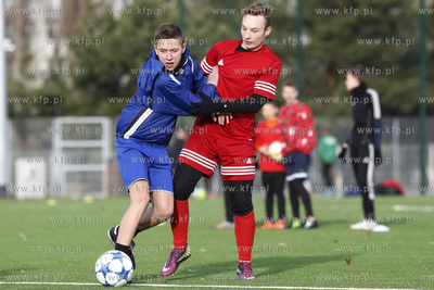 Gdansk Zaspa. Pilkarski turniej dzikich druzyn Do przerwy...