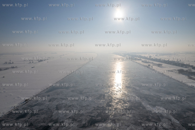 Skuta lodem Wisła w Mikoszewie. 20.01.2026 fot. Paweł...