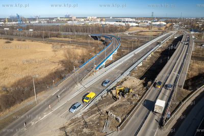 Estakada na ul. Elbląskiej nad Trasą Sucharskiego...