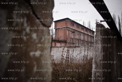 Kolejne budynki Stoczni Gdanskiej do wyburzenia .Tym...