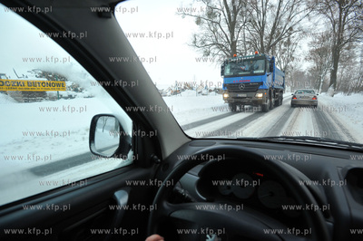 Droga krajowa nr 221 Koscierzyna-Gdansk podczas obfitych...