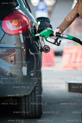 Gdansk. Wrzeszcz. Samoobsllugowa stacja paliw Neste...