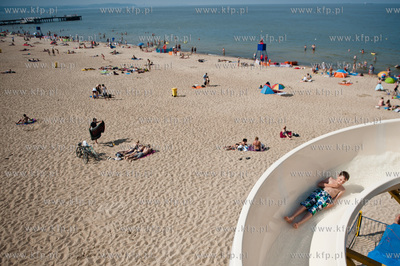 Gdansk. Upalny, sloneczny, wakacyjny dzien na plazy...