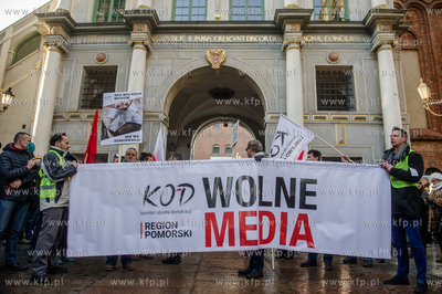 Gdansk. Manifestacja w obronie Wolnych Mediow zorganizowana...