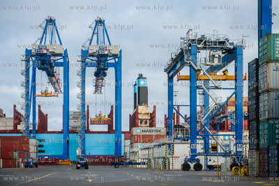 Gdańsk. Terminal kontenerowy DCT. 04.12.2017 fot....