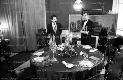 Elegancko przygotowany stol w restauracji Akwarium...