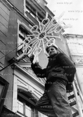 Montaz 24 swietecznych neonow w Gdansku Wrzeszczu....