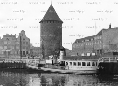 Statek bialej floty Zeglugi Gdanskiej Irena zacumowany...