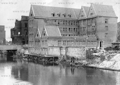 Nowy budynek biurowy i magazynowy Elektromontazu na...